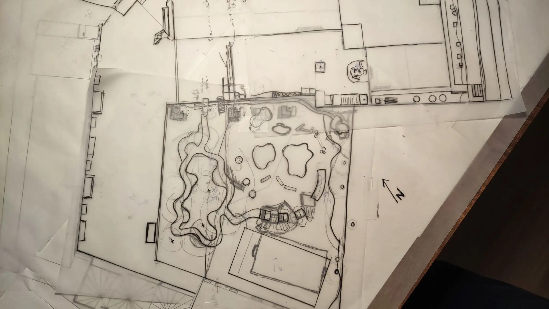 Croquis de conception d'un jardin d'école réalisé à la main